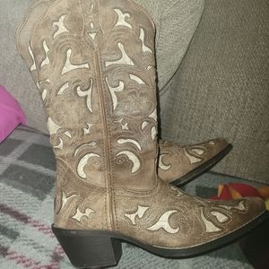 Laredo womens cowboy boots size 6 tan